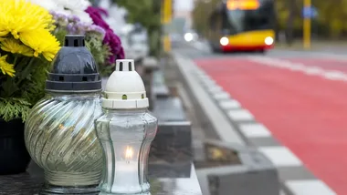 Bezpłatne autobusy dowiozą na cmentarz. Zmiany na dwóch ulicach