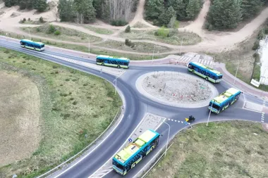 W Pile wjechały autobusy wodorowe. To początek większej zmiany w komunikacji