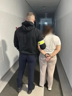 Portfele znikały w sklepach, a potem ruszały bankomaty - finał w Pile