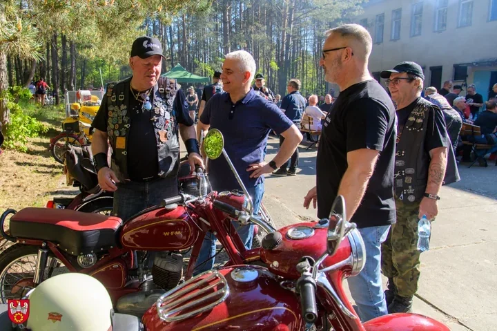 Ognisko, silniki i rozmowy. Husaria Piła przyciągnęła motocyklistów