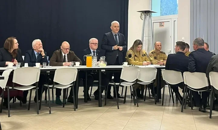 Strażacy z Dębówka Nowego stanęli do wyborów i usłyszeli ważne słowa wsparcia