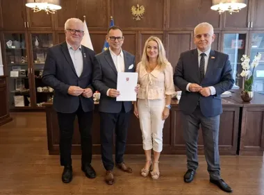 35 lat pracy dyrektora pilskiej szkoły. Piotr Halama z jubileuszem