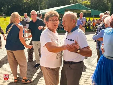Seniorzy zatańczyli przy Okrzei. Taneczna Środa wróci we wrześniu