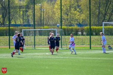 Piłkarki z Piły rozbiły rywalki 9:0. Na Okrzei nie było litości przez cały mecz