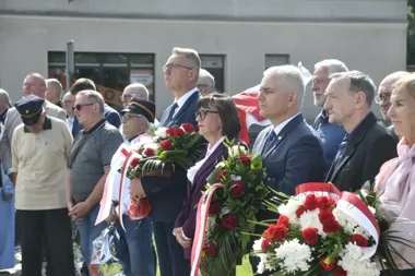 W Pile złożono kwiaty przy Rondzie Solidarności. Pamiętano o drodze do wolności