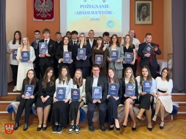 W Łobżenicy padły słowa otuchy. 21 maturzystów rusza dalej