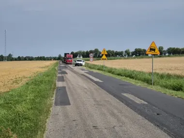 Nowa nawierzchnia na drodze między Zelgniewem a Śmiłowem