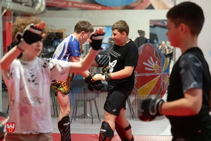 Starosta zobaczył, jak w pilskim klubie MMA szkoli się dzieci i młodzież