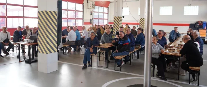 Emerytowani strażacy wrócili do pilskiej jednostki na spotkanie