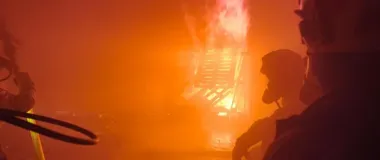 W dawnej komendzie policji - strażacy w Pile ćwiczyli pożary wewnętrzne