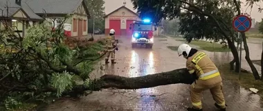 Piła i Szydłowo pod największym naporem pogody. Strażacy mieli 89 wyjazdów