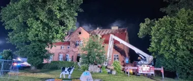 Nocny pożar poddasza w Czajczu - strażacy walczyli blisko 6 godzin