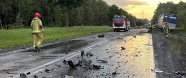 Śmiertelne zderzenie w Śmiłowie. Kierowca busa nie żyje