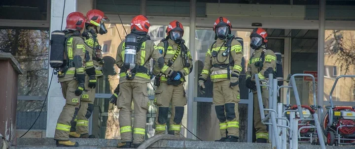 Mieszkaniówka 2026 w Pile - strażacy ćwiczyli wentylację taktyczną na Bydgoskiej