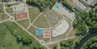 Piknik edukacyjny na Bulwarach – rozmowy o zielonej przyszłości miasta